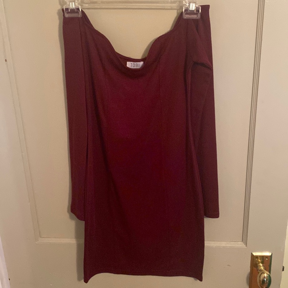 Maroon body con off the shoulder dress